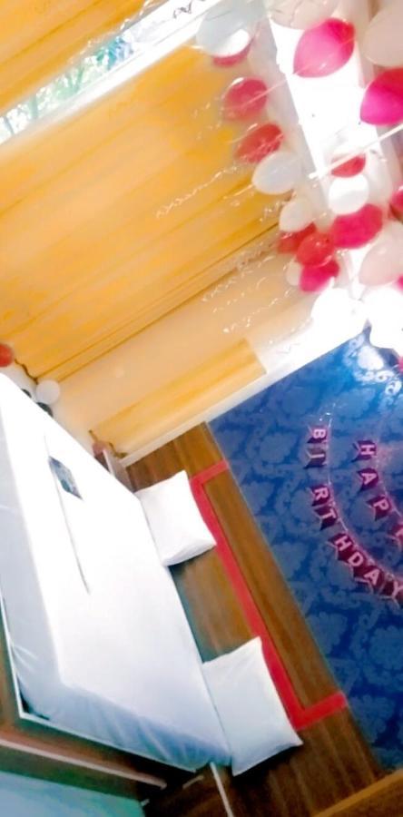 Oyo Red Leaf Residency Near Palam Metro Station Hotel