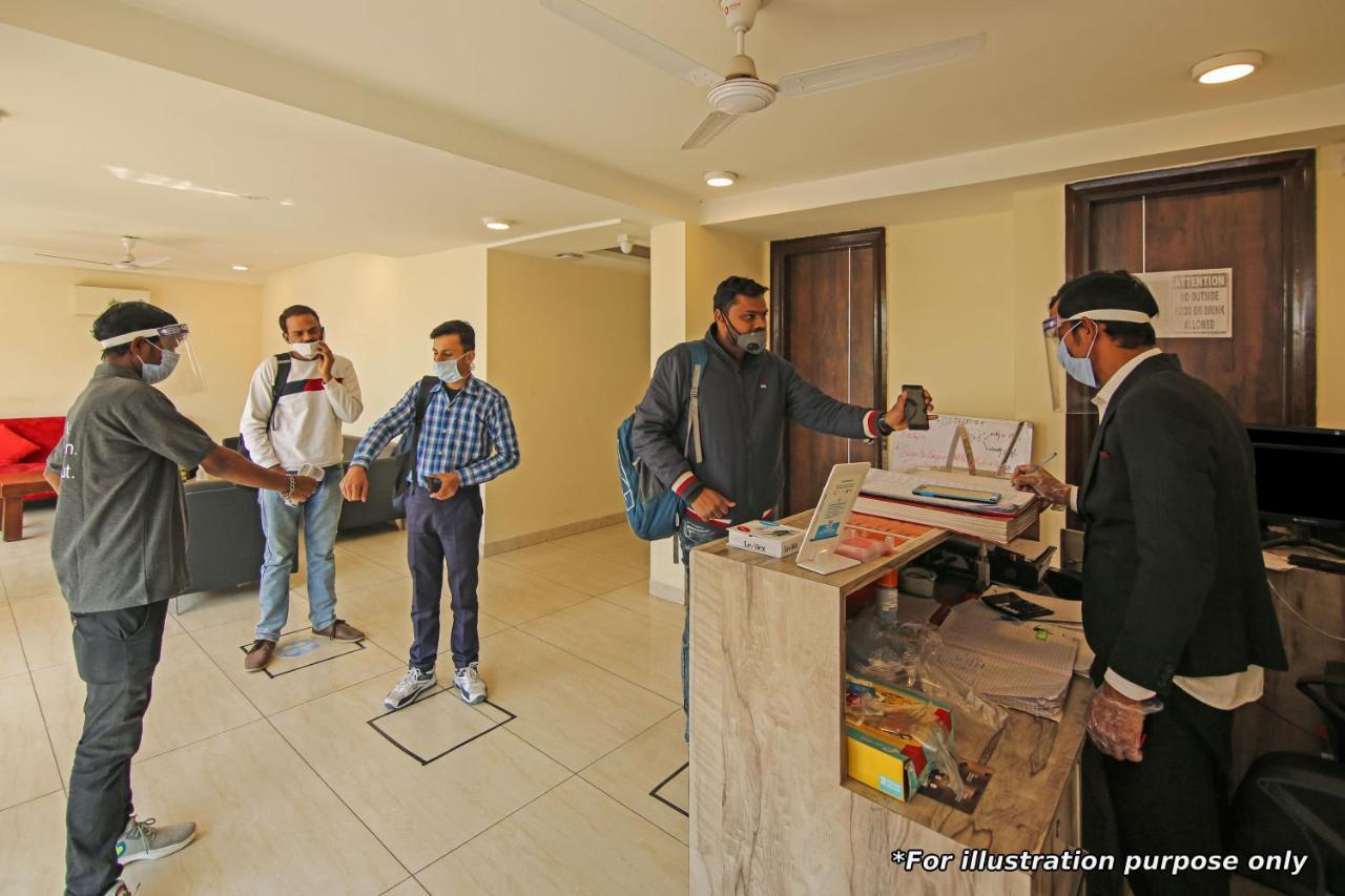 Oyo Red Leaf Residency Near Palam Metro Station Hotel