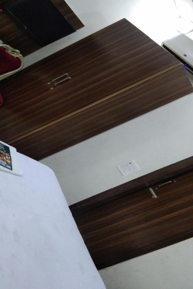 Oyo Red Leaf Residency Near Palam Metro Station Hotel New Delhi