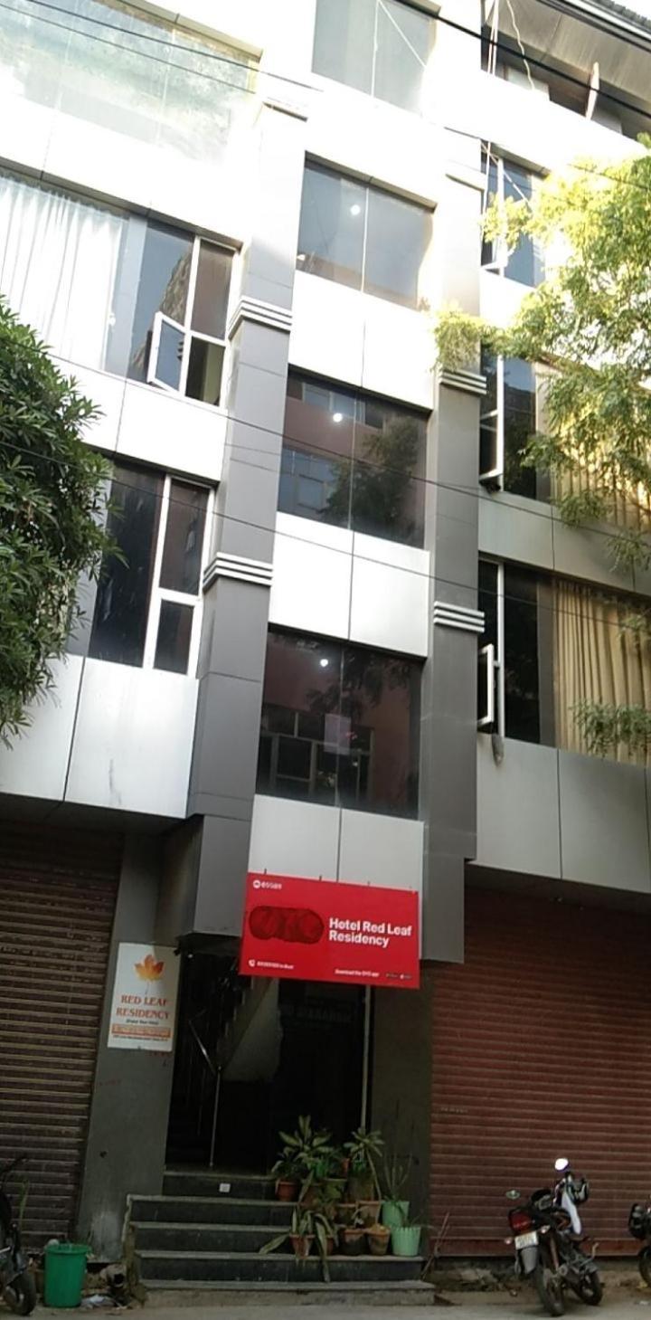 Oyo Red Leaf Residency Near Palam Metro Station New Delhi